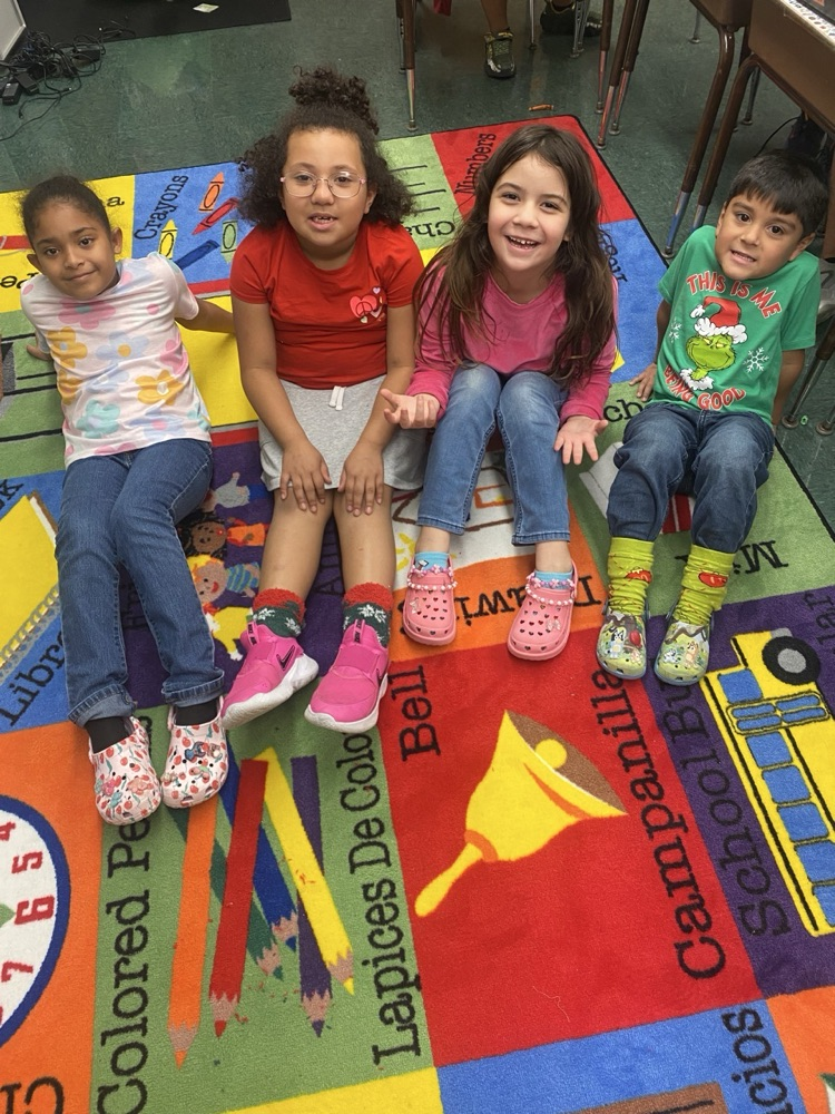 merry days of moore dress up 