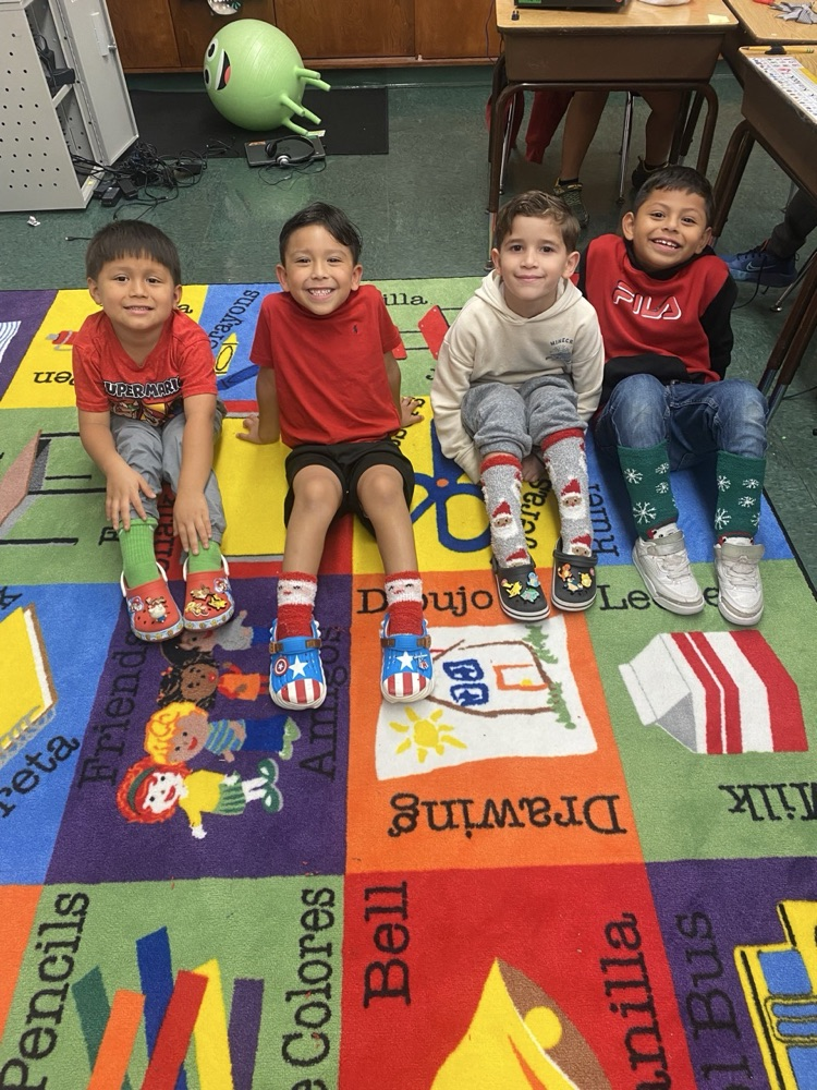 merry days of moore dress up 