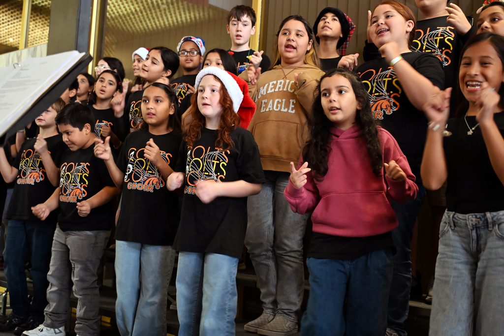 Cullen Place Elementary School Colt Choir (7)