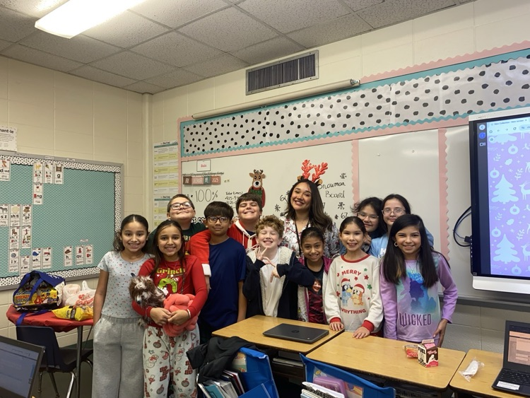 merry days of moore dress up days