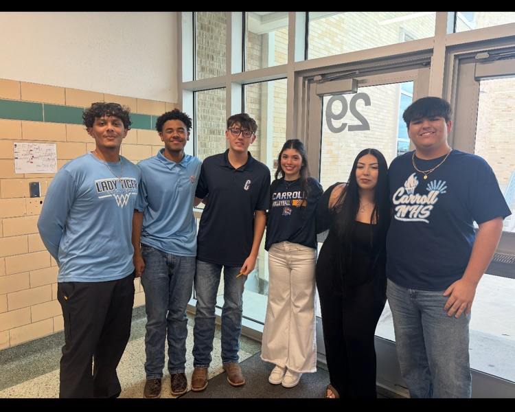 image of academic decathlon team at school