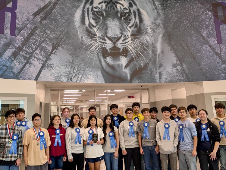 image of students who qualified for state 