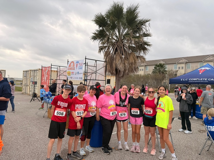 Baker representing at the Agape Ranch 5K this morning! 🏃‍♀️🖤❤️