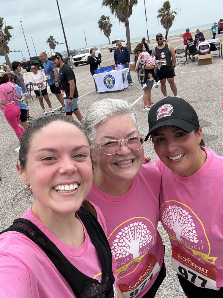 Baker representing at the Agape Ranch 5K this morning! 🏃‍♀️🖤❤️