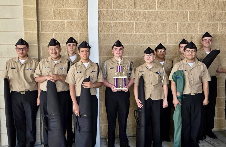 picture of ROTC cadets standing together
