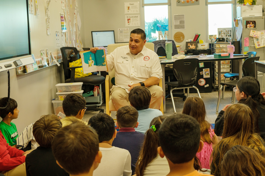 25-26 READ ACROSS AMERICA - CULLEN PLACE-12