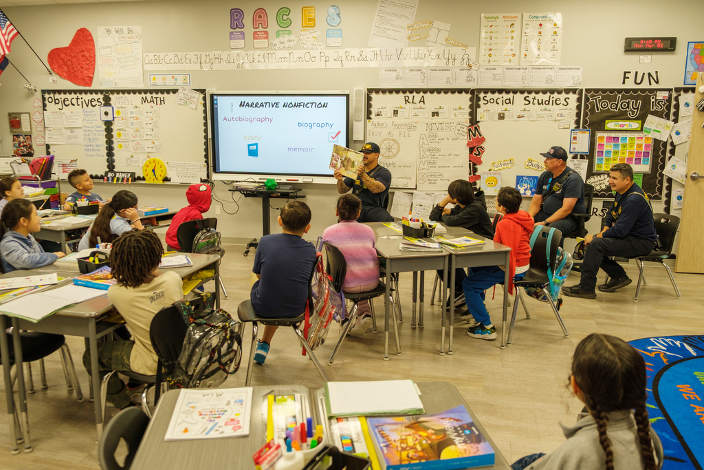 25-26 READ ACROSS AMERICA - CULLEN PLACE-27