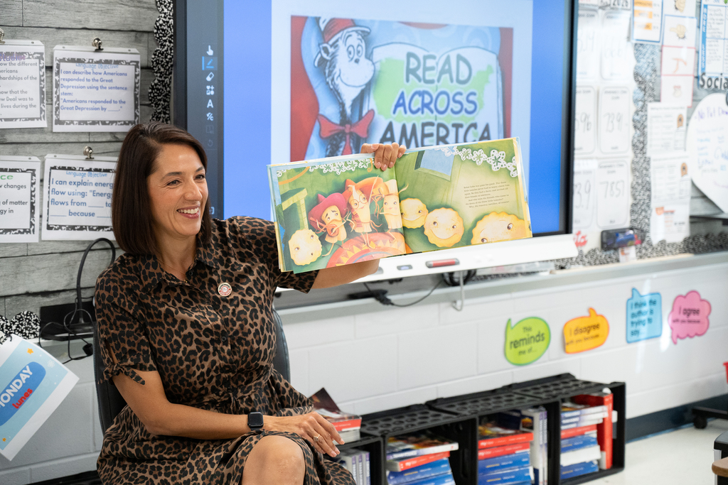 25-26 READ ACROSS AMERIC - ZAVALA ES - 29