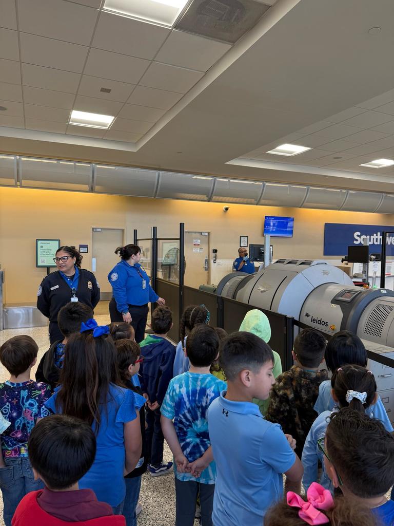 Mariners learn how travellers check in their luggage