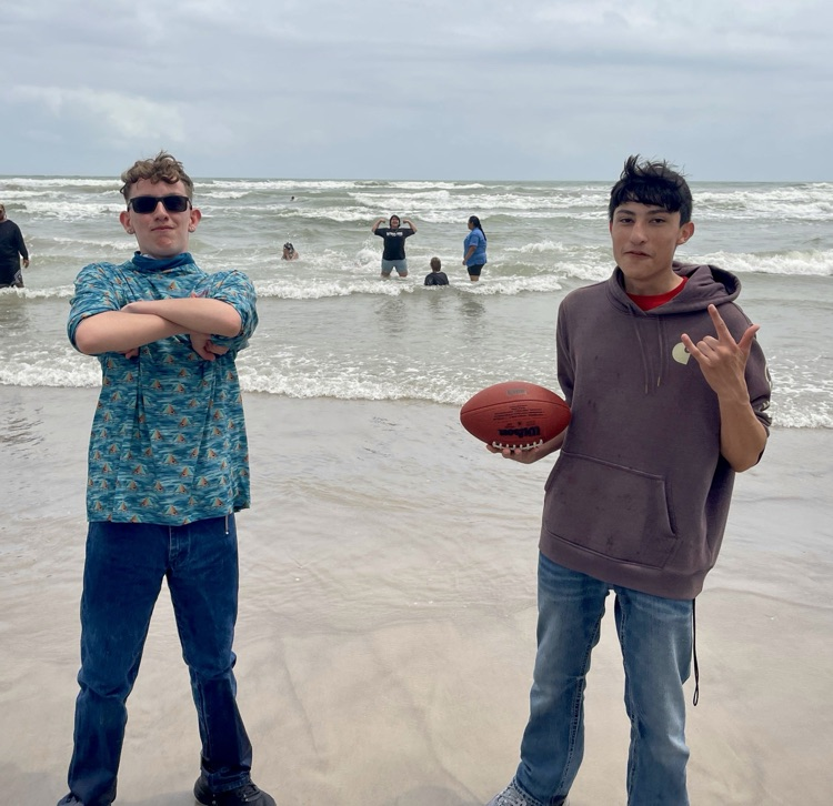 🔥🐅 FINISHING STRONG 🐅🔥  NJROTC wrapped up the Ole Glory Invitational at Coast Guard Air Station CC 🇺🇸  Then hit Whitecap for an Adopt-A-Beach cleanup 🌊♻️  Competition ✔️ Service ✔️  #CarrollPride #TPND #NJROTC