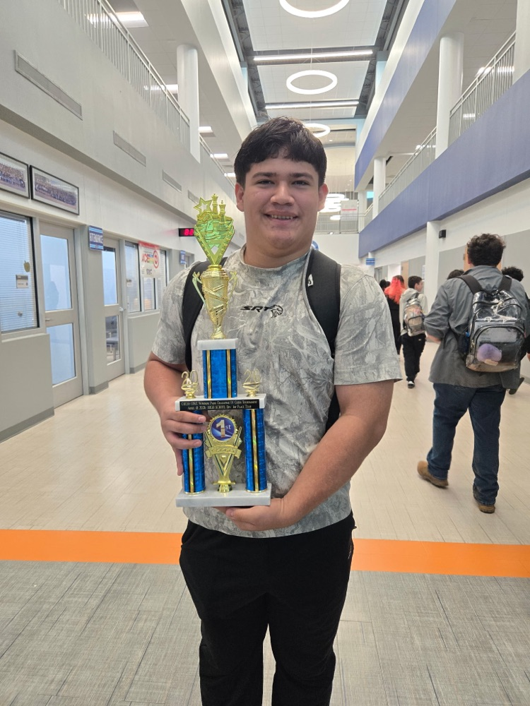 ♟️🐅 CHECKMATE 🐅♟️  Our Chess Team took 1st place this week.   Brains > everything ♟️💭  #CarrollPride #TPND #Checkmate