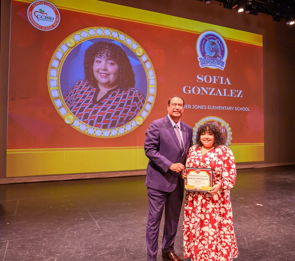 dr. roland hernandez and sofia gonzalez pose for a photo. 