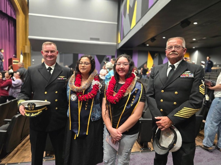 🇺🇸 CHS seniors really are different. 🐯  Last night we celebrated our Tigers committing to serve our country through military enlistment.   Proud is an understatement. 💙  #TigerPride #BetterAtCarroll #MilitaryEnlistment