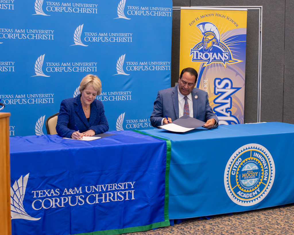 Moody HS and TAMUCC signing.