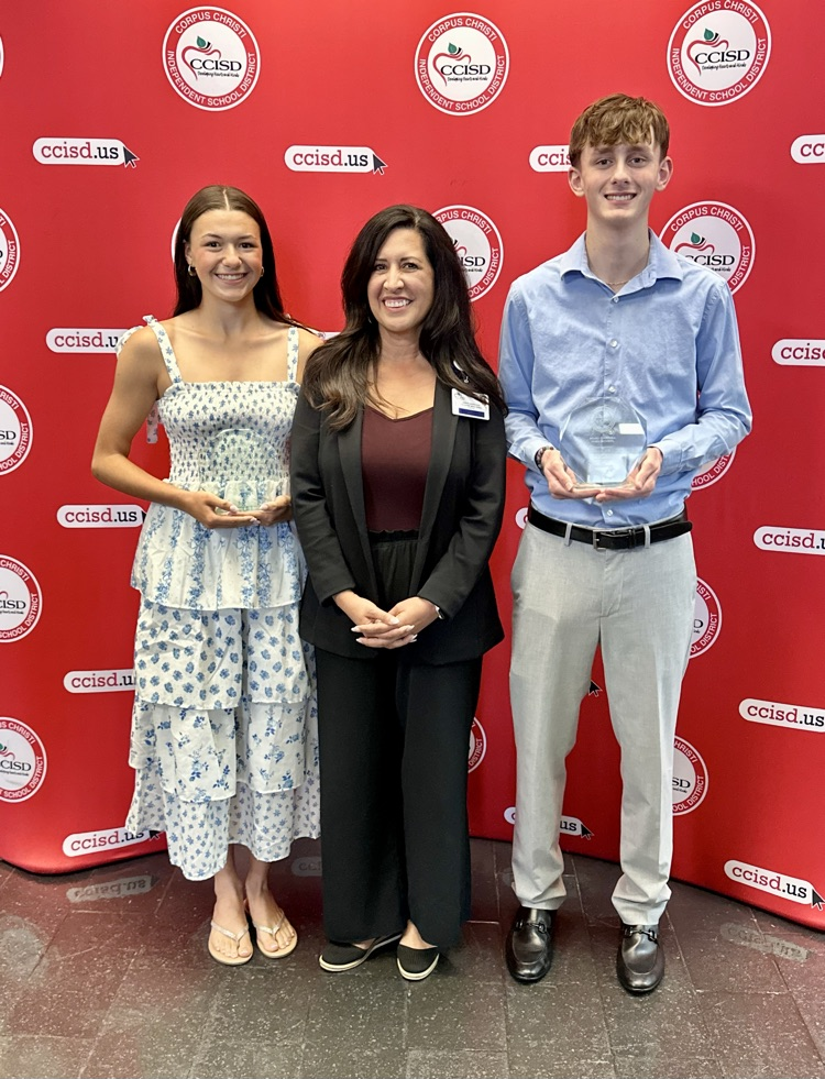 Big Tiger congratulations to our Valedictorian, Kallie Dalager, and Salutatorian, Lucas Settles, for being recognized at last night’s CCISD School Board Meeting! ⭐🐯💙🧡  #BetterAtCarroll #TigerPride #ClassOf2026