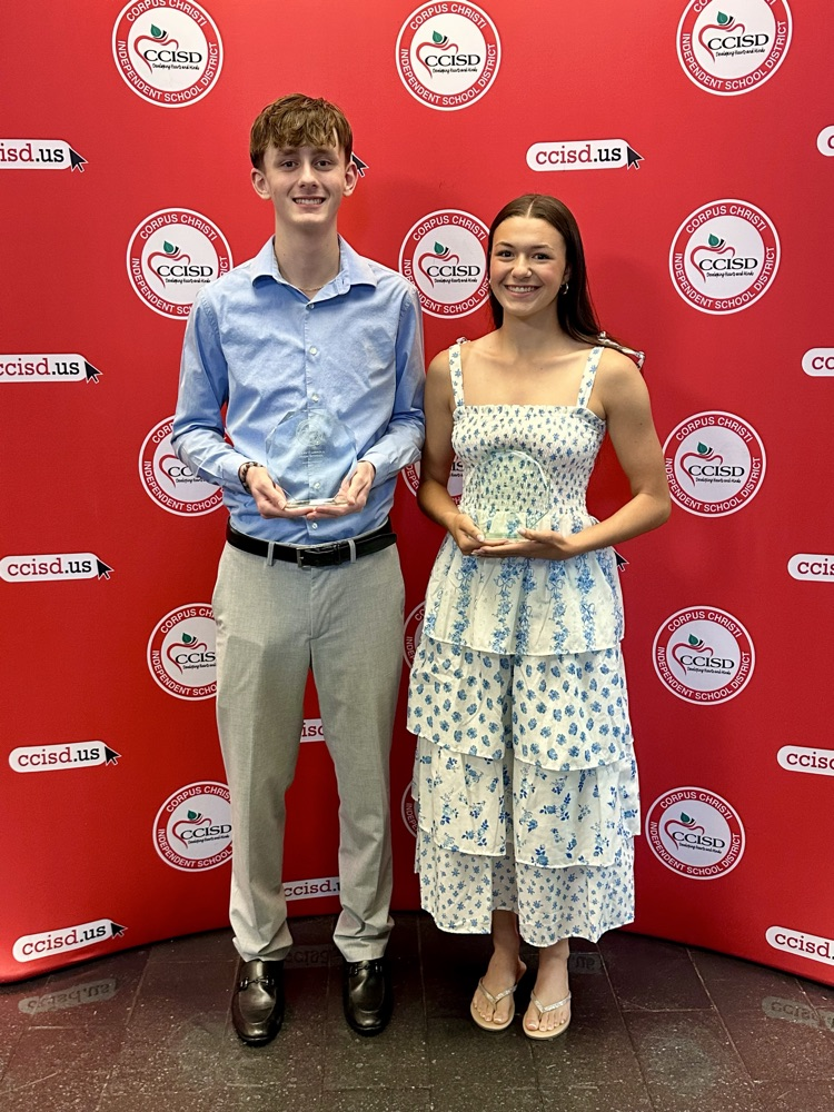 Big Tiger congratulations to our Valedictorian, Kallie Dalager, and Salutatorian, Lucas Settles, for being recognized at last night’s CCISD School Board Meeting! ⭐🐯💙🧡  #BetterAtCarroll #TigerPride #ClassOf2026