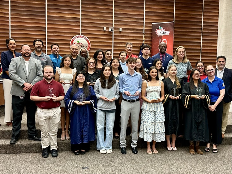 Big Tiger congratulations to our Valedictorian, Kallie Dalager, and Salutatorian, Lucas Settles, for being recognized at last night’s CCISD School Board Meeting! ⭐🐯💙🧡  #BetterAtCarroll #TigerPride #ClassOf2026