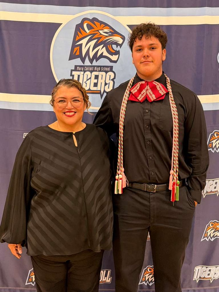 Last night, our senior Mariachi and Orchestra students took the stage together one final time as CHS Tigers. 