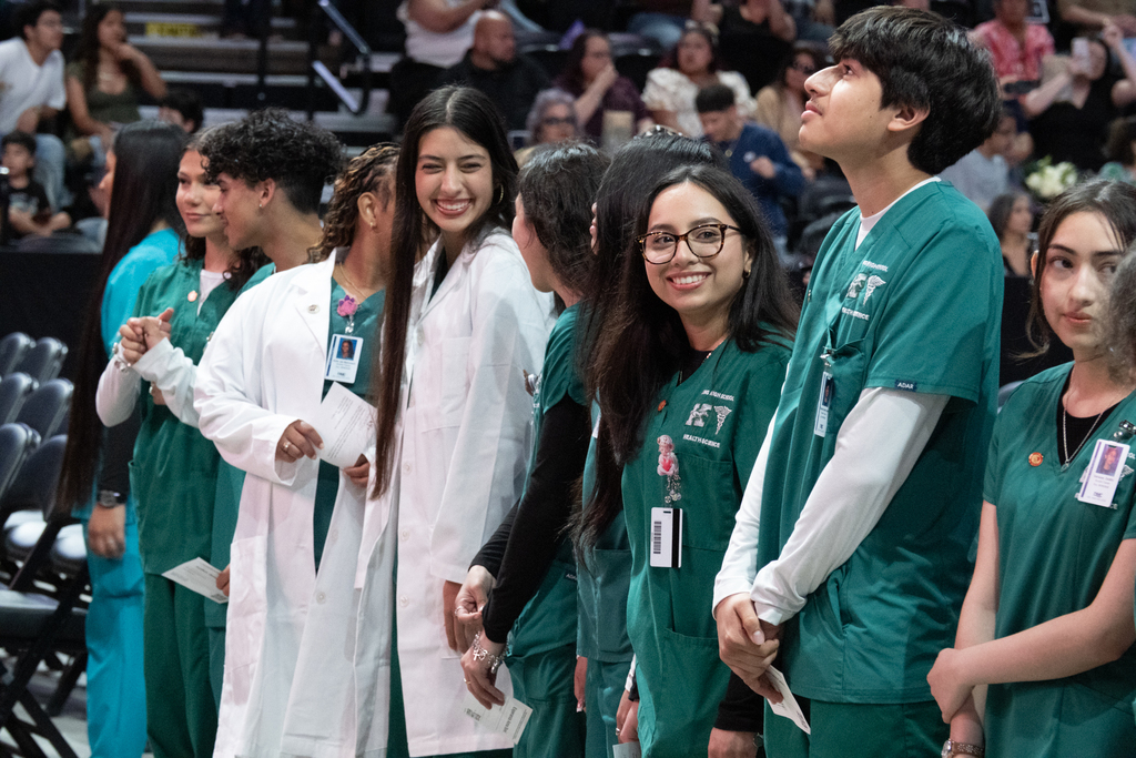 Del Mar college pinning ceremony