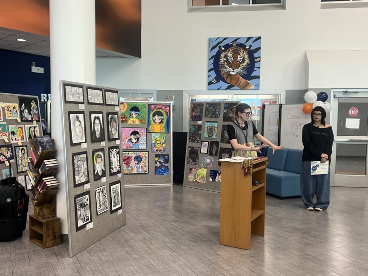 A night full of creativity, talent, and Tiger pride! 🎨🐅💙🧡  NAHS Cord Ceremony, Fine Arts Awards, and Open Gallery showcased the incredible work of our Carroll artists. Proud of our talented Tigers! ✨  #CarrollTigers #TPND #FineArts #NAHS #TigerPride 