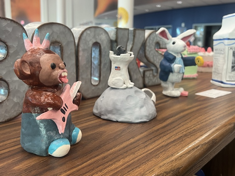 A night full of creativity, talent, and Tiger pride! 🎨🐅💙🧡  NAHS Cord Ceremony, Fine Arts Awards, and Open Gallery showcased the incredible work of our Carroll artists. Proud of our talented Tigers! ✨  #CarrollTigers #TPND #FineArts #NAHS #TigerPride 