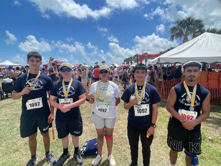 Beach to Bay = handled. 🏃‍♂️🌊🔥  Today, Carroll NJROTC cadets operated a water station AND ran the race, representing Carroll with grit, teamwork, and Tiger pride all day long. 💪🐅  These cadets stay busy. #CarrollTigers #NJROTC #BeachToBay #TPND 💙🧡