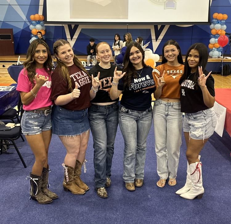 ⏰ 15 MORE MINUTES… 👀🔥  Decision Day is almost HERE, Tigers! 🎓🐅 The arena is set. The future is waiting.  Class of 2026… it’s almost time to make it official. 💙🧡  #CarrollTigers #DecisionDay #ClassOf2026 #TPND