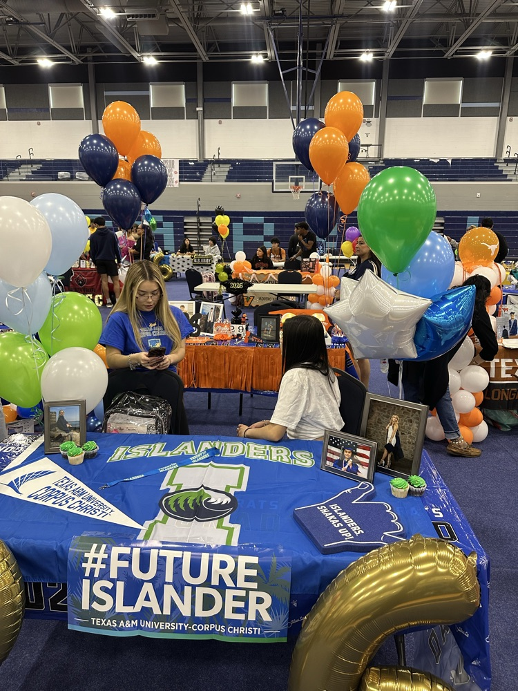 ⏰ 15 MORE MINUTES… 👀🔥  Decision Day is almost HERE, Tigers! 🎓🐅 The arena is set. The future is waiting.  Class of 2026… it’s almost time to make it official. 💙🧡  #CarrollTigers #DecisionDay #ClassOf2026 #TPND