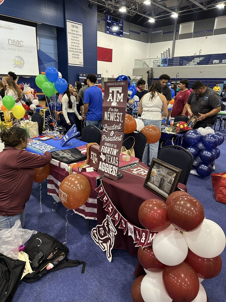 ⏰ 15 MORE MINUTES… 👀🔥  Decision Day is almost HERE, Tigers! 🎓🐅 The arena is set. The future is waiting.  Class of 2026… it’s almost time to make it official. 💙🧡  #CarrollTigers #DecisionDay #ClassOf2026 #TPND