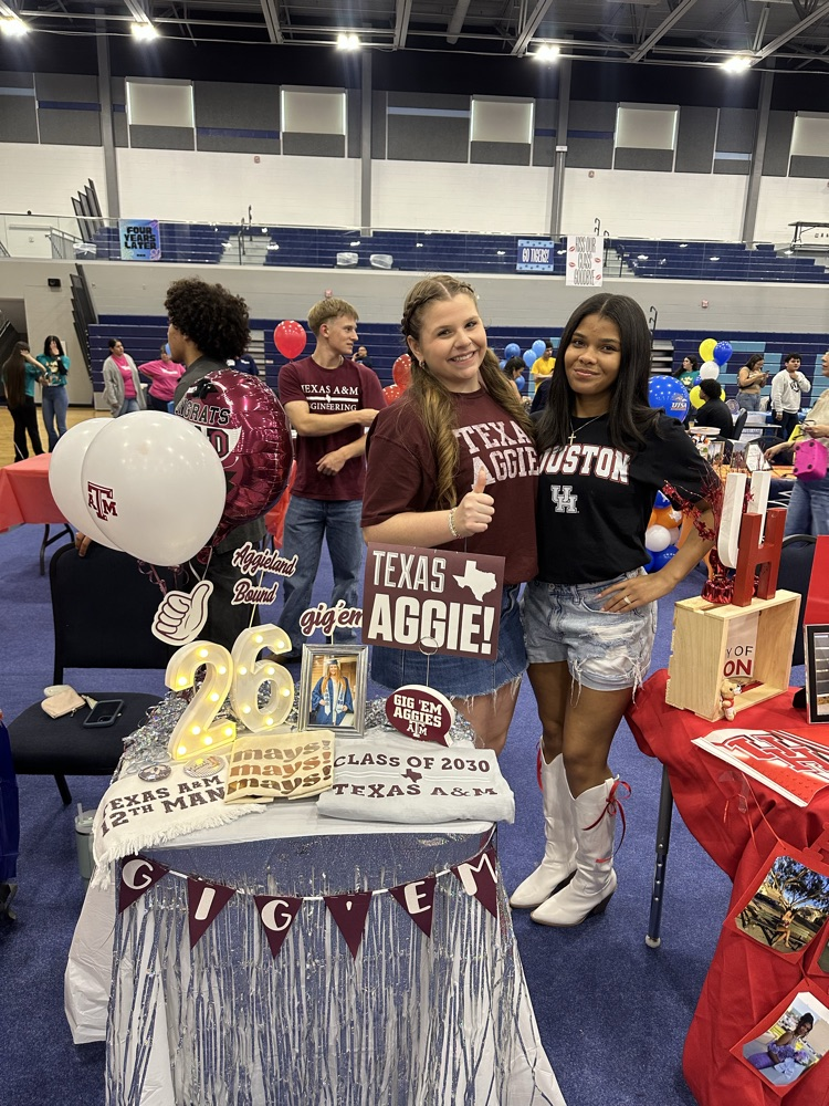 ⏰ 15 MORE MINUTES… 👀🔥  Decision Day is almost HERE, Tigers! 🎓🐅 The arena is set. The future is waiting.  Class of 2026… it’s almost time to make it official. 💙🧡  #CarrollTigers #DecisionDay #ClassOf2026 #TPND