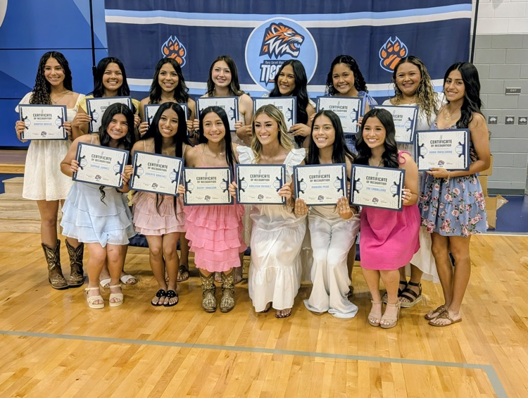A great night celebrating Carroll Softball this weekend! 🥎💙🧡  An unforgettable season, unforgettable memories, and a team that competed with Tiger pride every step of the way. 🐅🔥  #CarrollTigers #TPND #CarrollSoftball