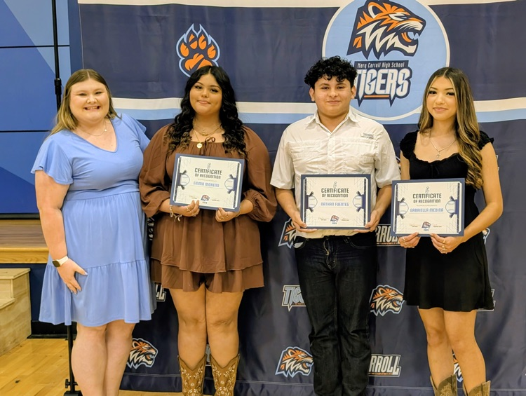 A great night celebrating Carroll Softball this weekend! 🥎💙🧡  An unforgettable season, unforgettable memories, and a team that competed with Tiger pride every step of the way. 🐅🔥  #CarrollTigers #TPND #CarrollSoftball