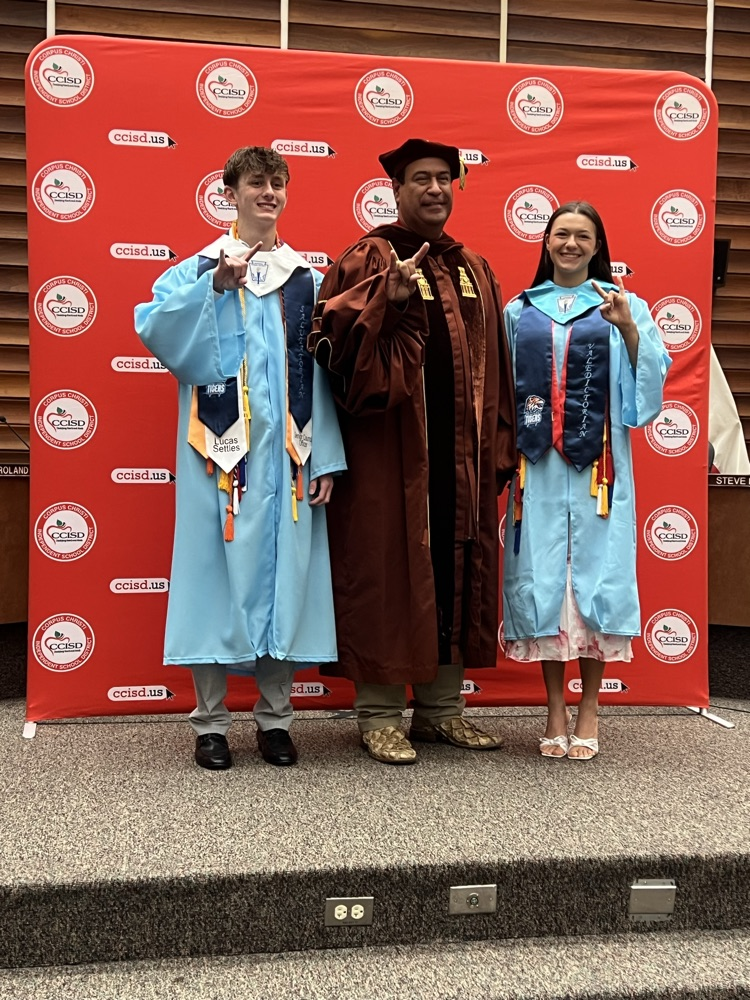 🎓💙 Proud moments at the District Val & Sal Luncheon!  Congratulations to our amazing Class of 2026 Valedictorian and Salutatorian for representing Carroll with excellence. 🐅✨  #BetterAtCarroll #TPND
