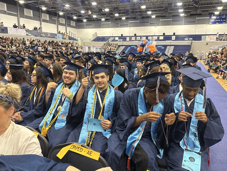 One last set of memories before these Tigers take over the world. 💙🧡🔥  #BetterAtCarroll #SeniorSunday #ClassOf2026 #TPND