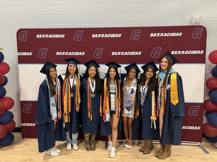One last set of memories before these Tigers take over the world. 💙🧡🔥  #BetterAtCarroll #SeniorSunday #ClassOf2026 #TPND