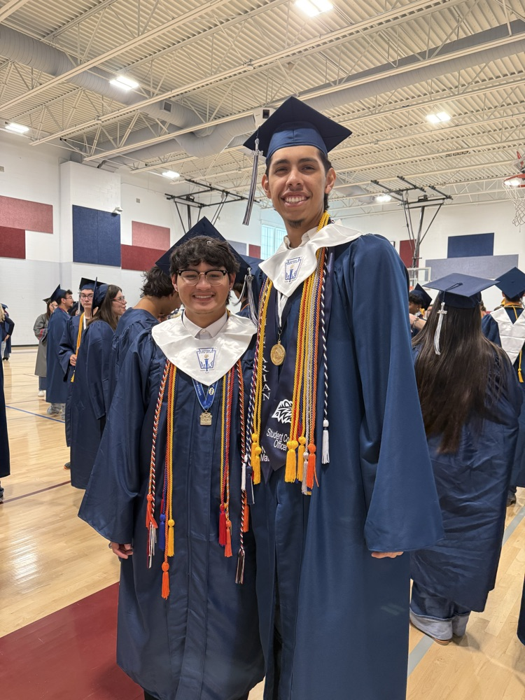 One last set of memories before these Tigers take over the world. 💙🧡🔥  #BetterAtCarroll #SeniorSunday #ClassOf2026 #TPND