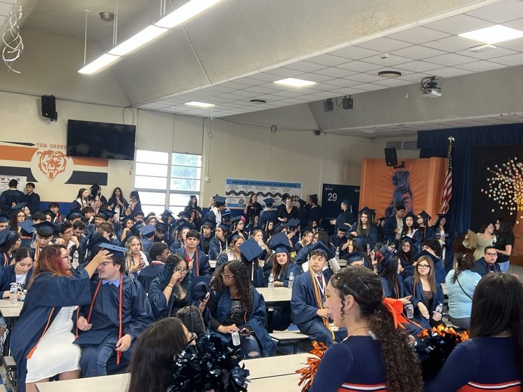 One last set of memories before these Tigers take over the world. 💙🧡🔥  #BetterAtCarroll #SeniorSunday #ClassOf2026 #TPND