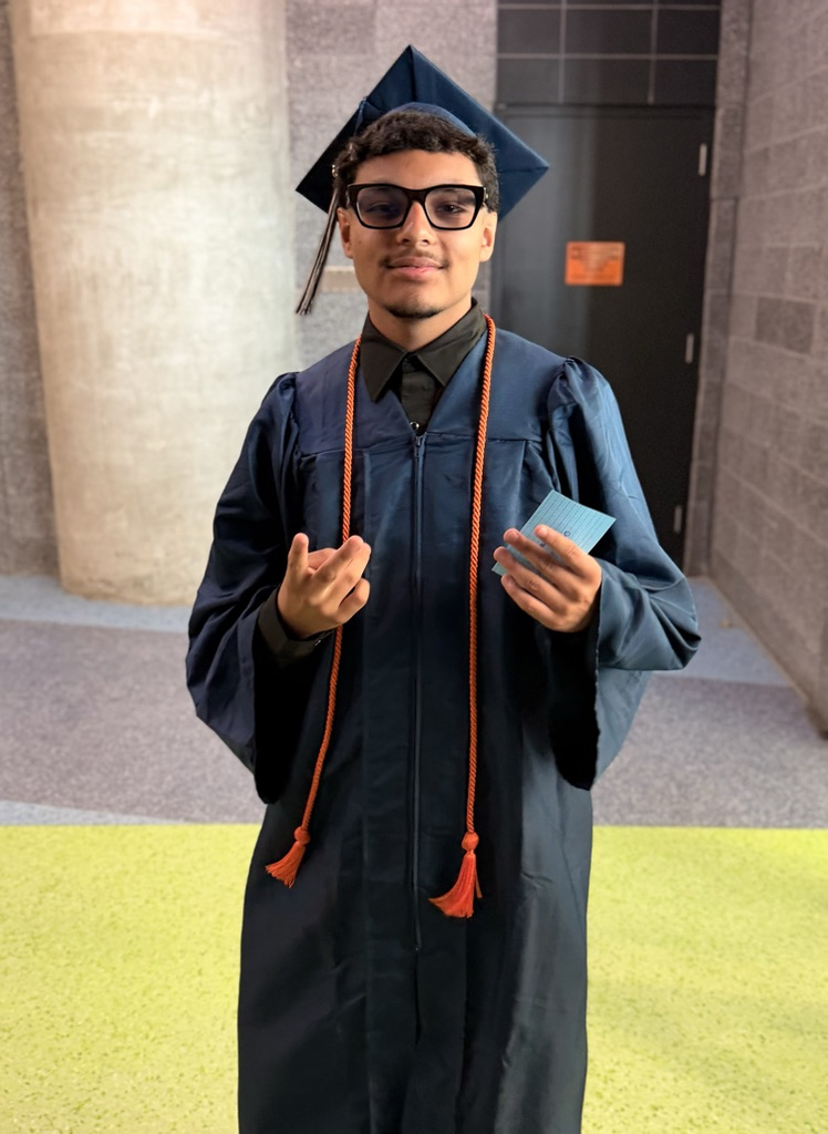 We’re so proud of our Senior Tigers. 💙🧡  Congratulations, Class of 2026! 🎓  #CarrollTigers #TPND