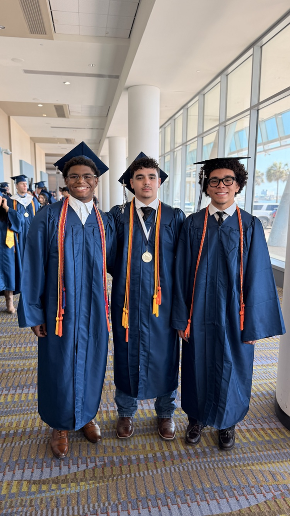 We’re so proud of our Senior Tigers. 💙🧡  Congratulations, Class of 2026! 🎓  #CarrollTigers #TPND