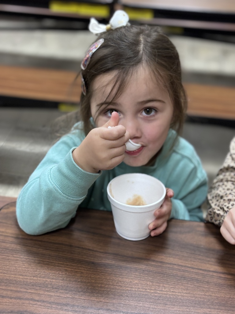 kids eating smoothie