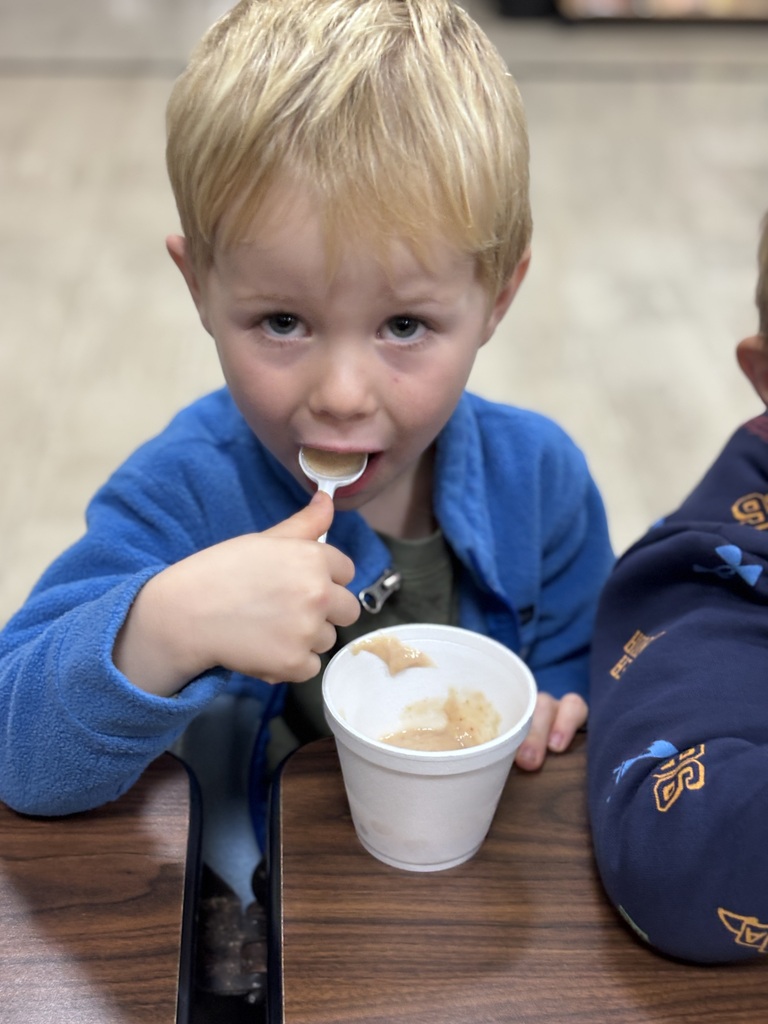 kids eating smoothie