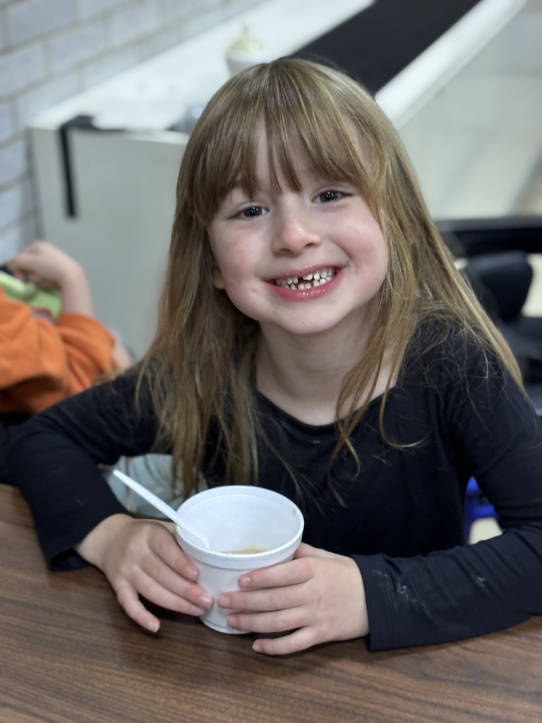 kids eating smoothie