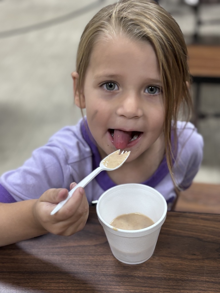 kids eating smoothie