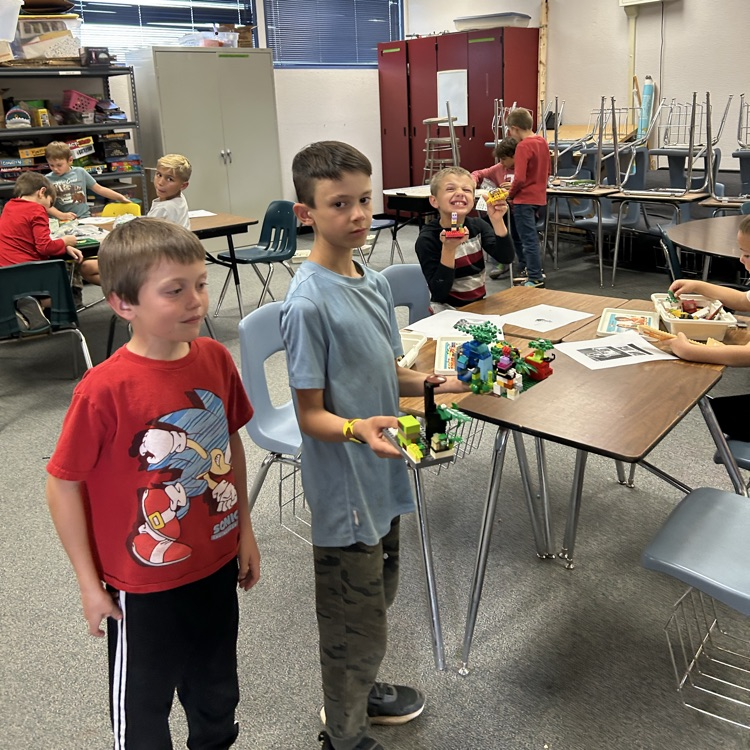 Lego club kids working together