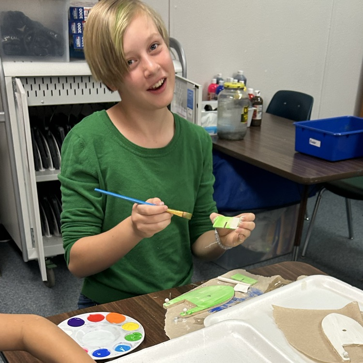 students creating Mayflower boats