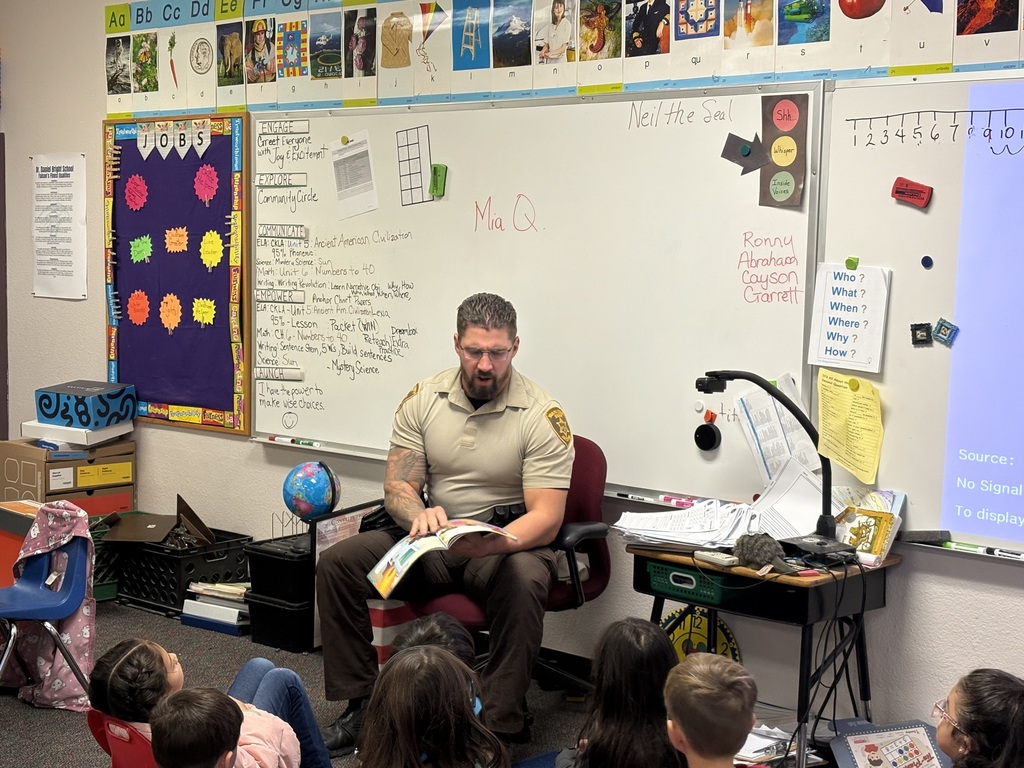 Deputy Hawkins reading to 1st Grade