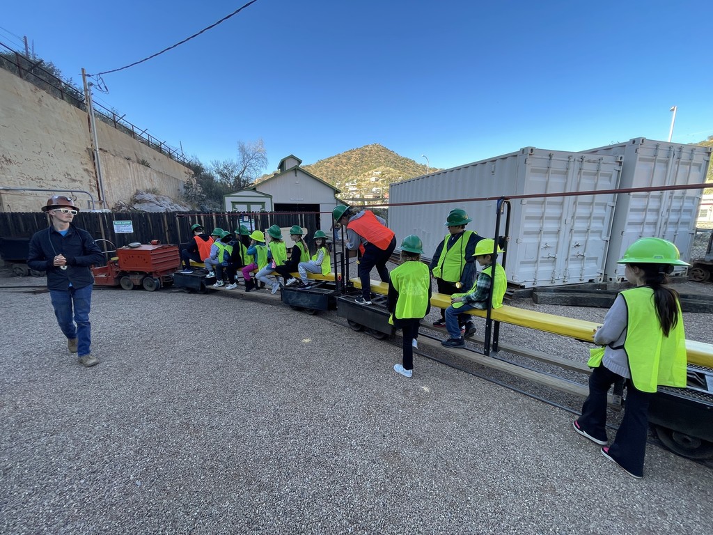DDB 4th Graders at Queen Mine in Bisbee and Kartchner Caverns