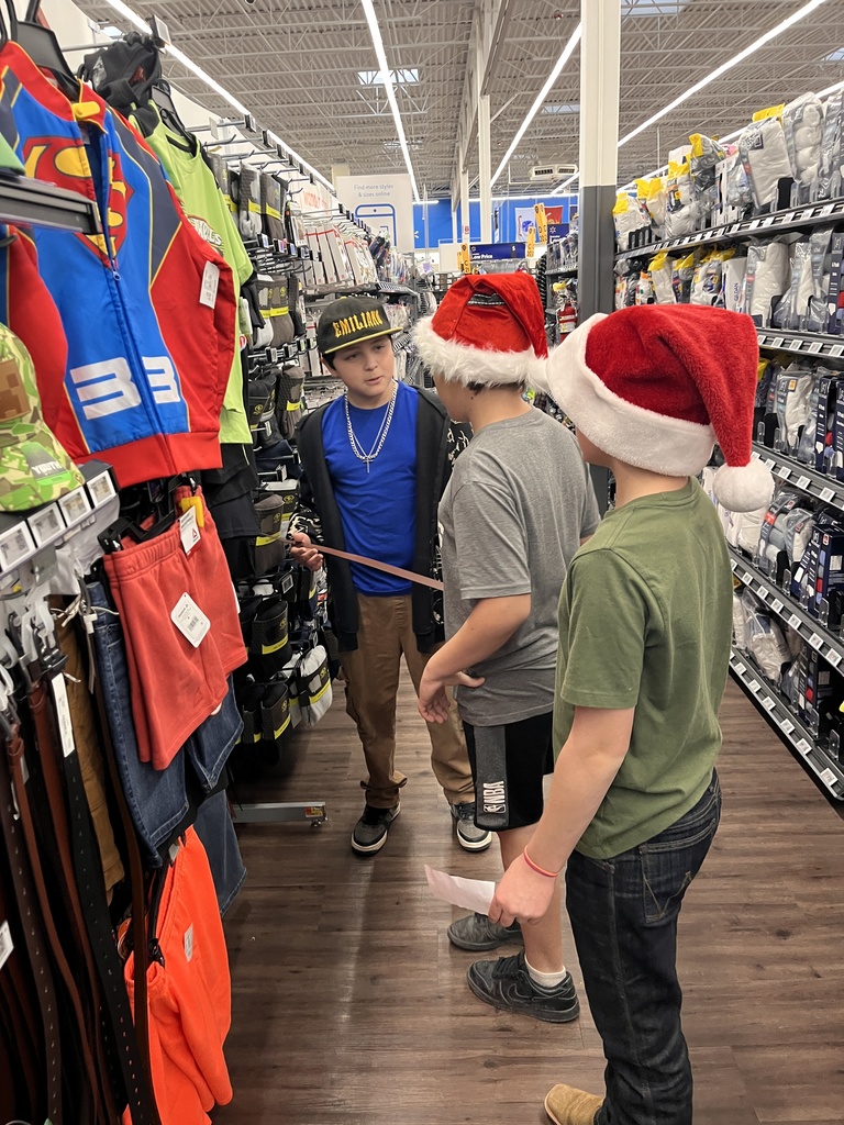 DDB Student Council shopping for local families for the holidays