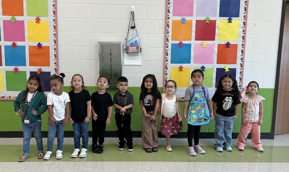 Homecoming Week Dress Up 2025 Day 3 -Twin Day