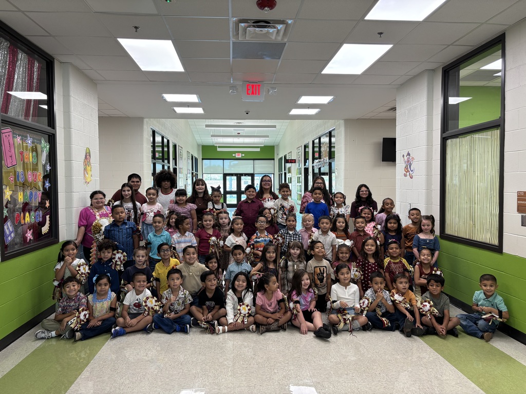 Mrs. Thomas’s Floral Design class visited our RBE Kindergarteners today
